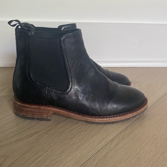 Johnston & Murphy Women's Black Leather Chelsea Pull On Quality Ankle Bo… - Picture 2 of 10